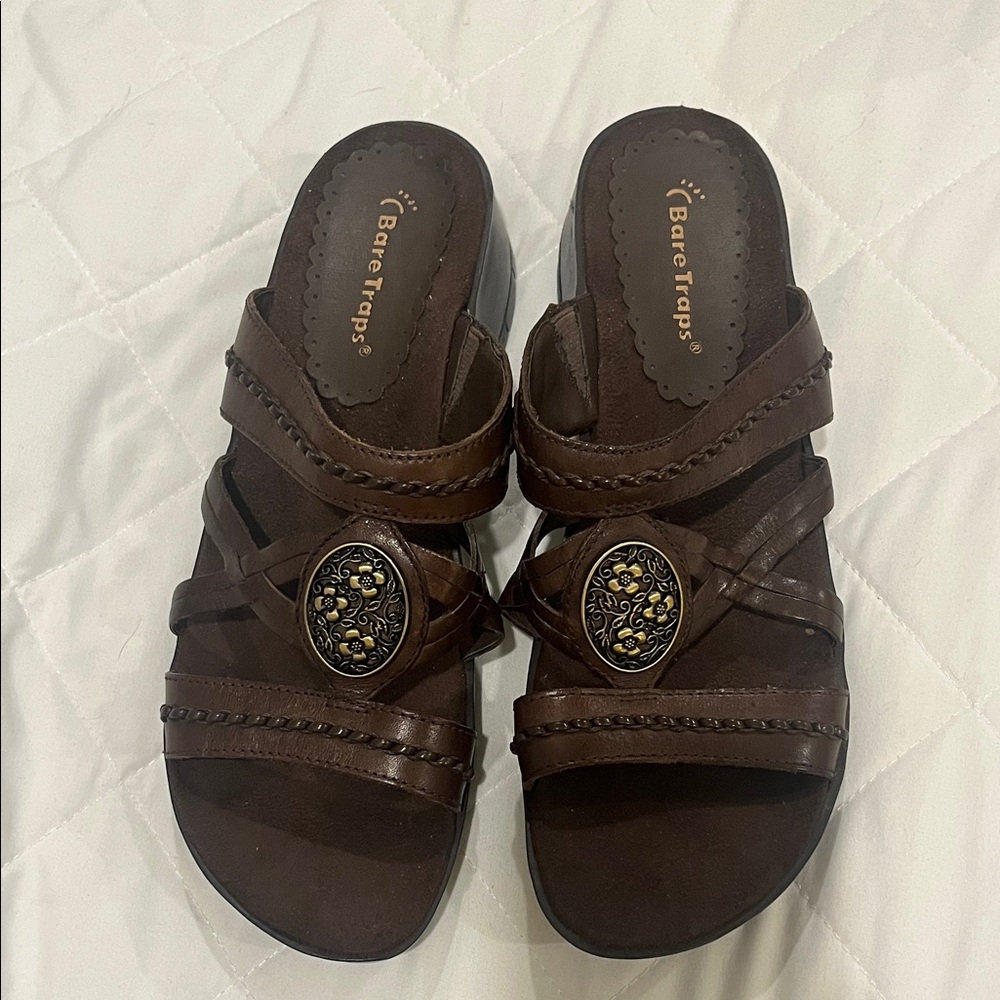 NWOT BareTraps Women's Dark Brown Sandals with Embellished Strap Size 8